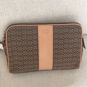 BRAND NEW WITH TAG!! large COACH makeup bag